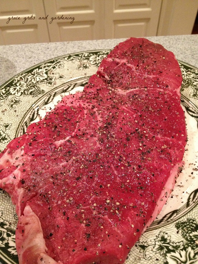 Steak with mushroom ragout