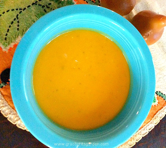 Butternut Squash Apple Bisque. Perfect fall soup!
