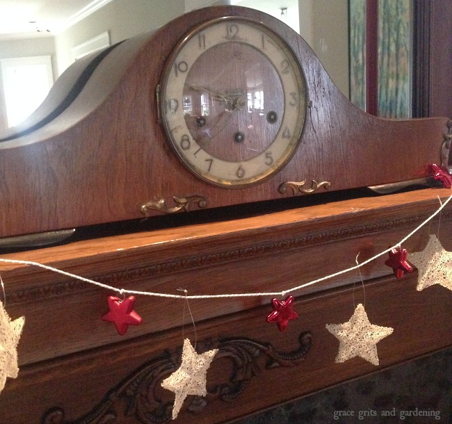 String craft stars along the mantle for a patriotic look