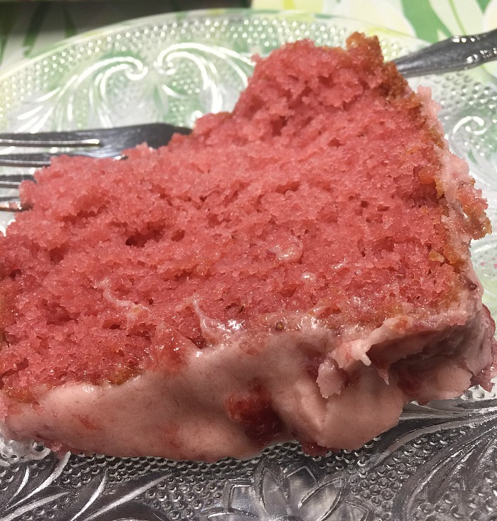 Gracie Lee's Favorite Strawberry Cake